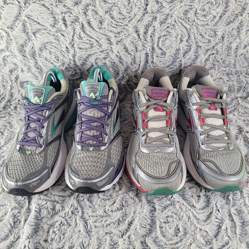 Brooks Ghost Size 10.5 Medium 2 Pairs Read Descrip